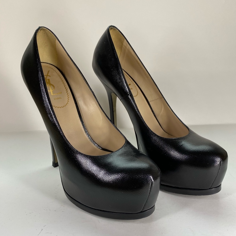 Yves Saint Laurent pumps